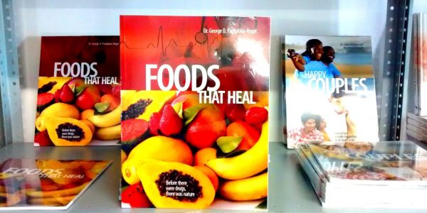 Foods That Heal - George D. Pamplona-Roger, M.d.